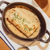 Canelón trufado de longanizas con setas y Grana Padano