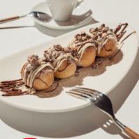Cake pops con crema de chocolates y KitKat® crujiente
